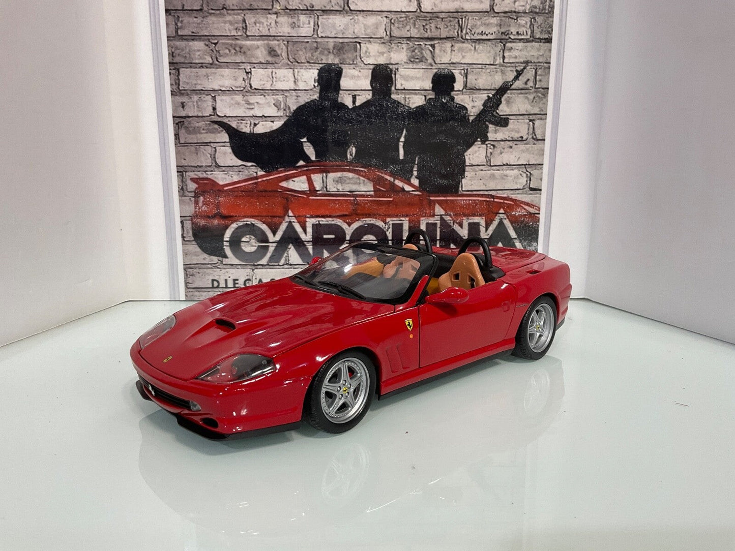 1:18 HOT WHEELS FERRARI 550 BARCHETTA RED ON TAN
