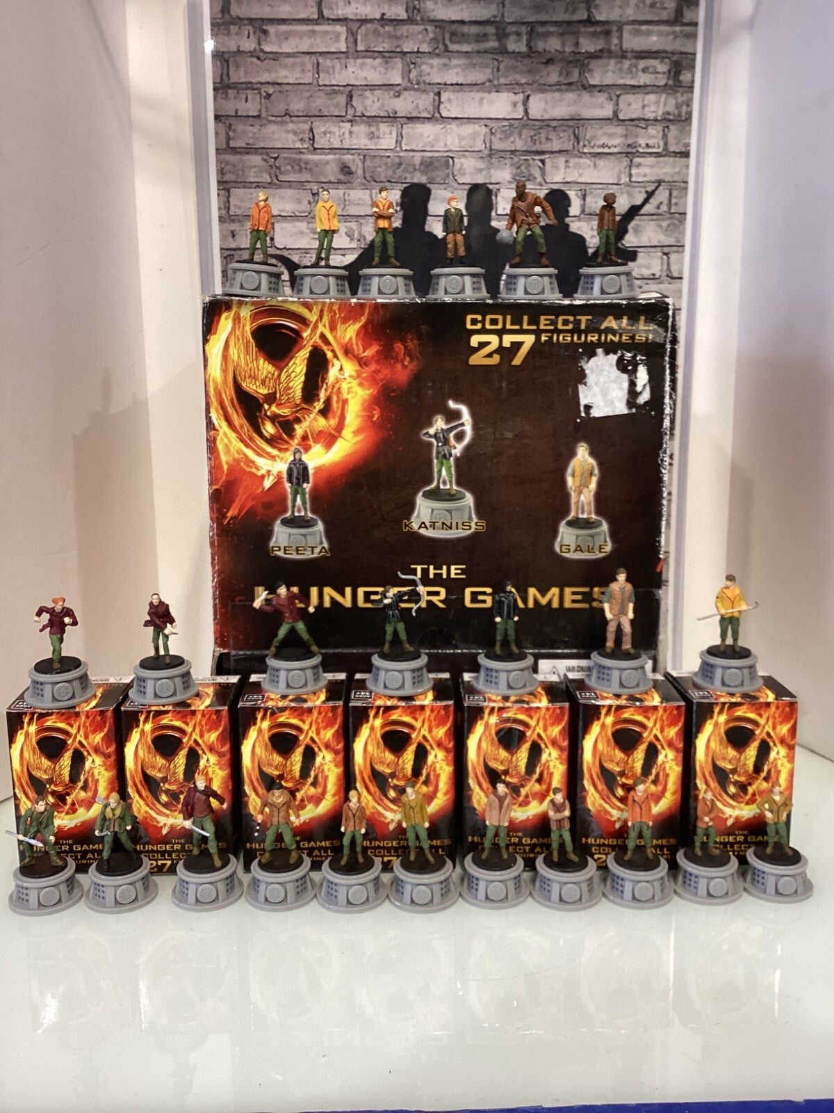 THE HUNGER GAMES COLLECT ALL 24 FIGURINES