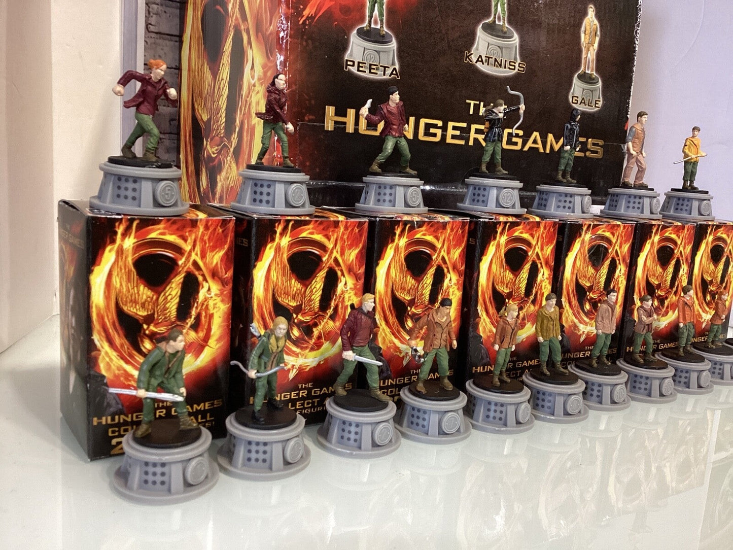 THE HUNGER GAMES COLLECT ALL 24 FIGURINES