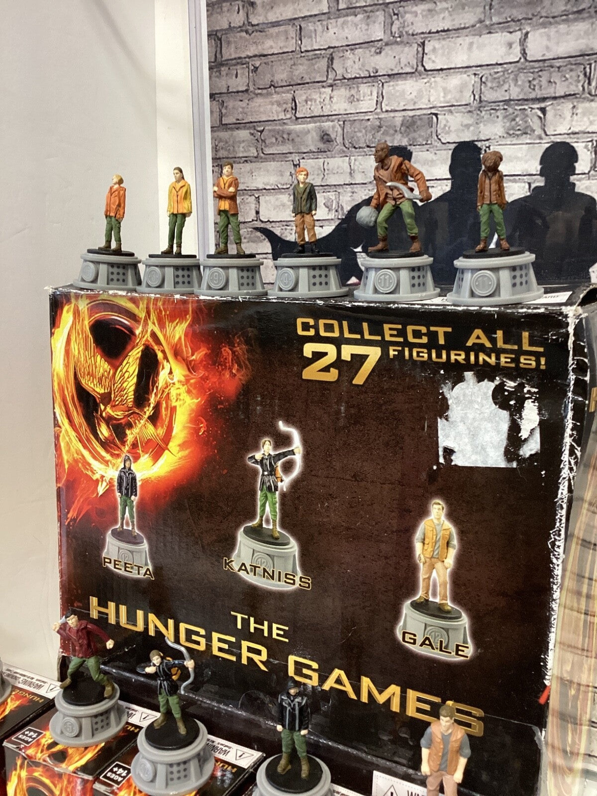 THE HUNGER GAMES COLLECT ALL 24 FIGURINES