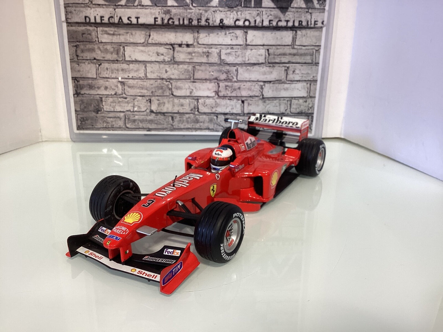 1/18 HotWheels 1999 Ferrari F399 #3 Micheal Schumacher