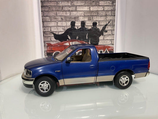 1/18 ERTL 1997 FORD F-150 *MISSING HEADLIGHT ROUGH PAINT*